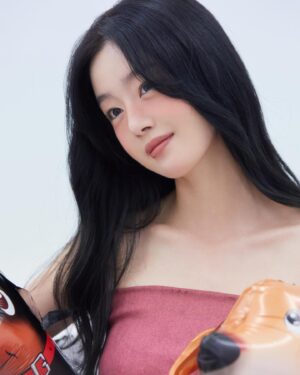 Han Seon-hwa Instagram - 🩷❤️🧡💛💚🩵💙💜🖤🩶🤍