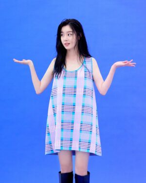 Han Seon-hwa Instagram - 🩷❤️🧡💛💚🩵💙💜🖤🩶🤍