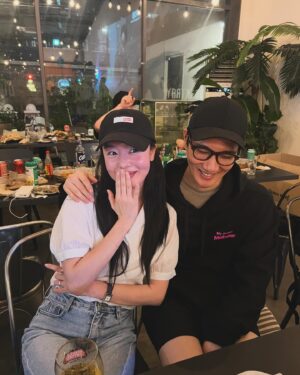 Han Seon-hwa Instagram - 놀아주는 여자 잘가👏👋🤍#행복해은하랑지환이
우리 놀여팀 고생 많으셨습니다😌🙏🙇‍♀️