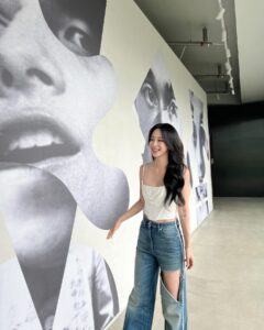 Actress Han Ye-seul HD Instagram Photos and Wallpapers August 2024