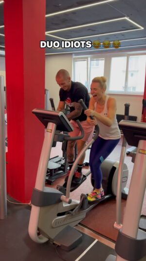 Hana Mašlíková Instagram - Jsme zpet!🥳😂😂Jsem si tu hubu málem roztrhla.😂
#funny #funnyvideo #funnyvideos #funnyreels #funnygym #comedyclub #comedyreels