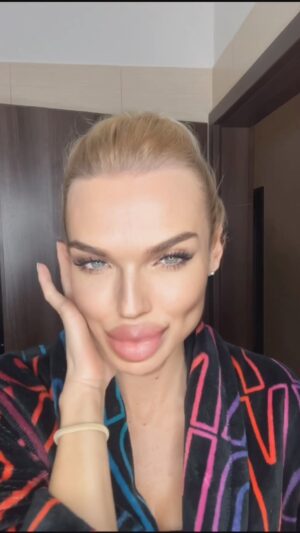 Hana Mašlíková Instagram - Tak to bylo o fous.😥😂Zaplať pánbůh za mojí rychlou reakci.🙈😎😂😂😂