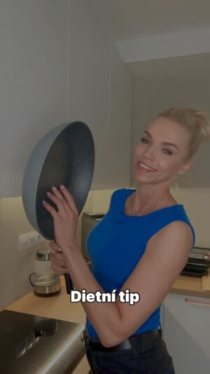 Hana Mašlíková Instagram - Ať jste ženský v topu do plavek.😉Jeden tip na dietní večeři.😈🥳😂
#diet #diettips #food #dietfood #dietfoods #ketodiet #funnyreels #funnyvideos #funny