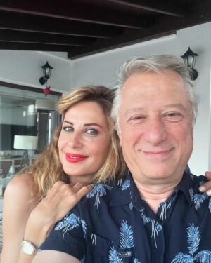 Hande Kazanova Instagram - Nice güzel ve anlamlı yıllara!🍒 
#03temmuz #weddinganniversary 
#evlilikyıldönümümüzkutluolsun 
#14yıl❤️