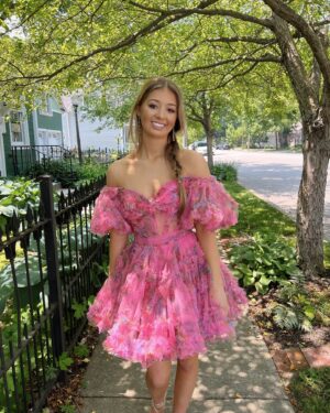 Hannah Colin Instagram - sweet n simple. 💐

#hannahgracecolin #explorepage #summer #july #sherrihill #indiana #viral #sweet #beyou #selflove #thebestisyettocome