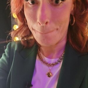Hannah Fry Instagram - I decided a couple of years ago that I wanted to have as many unusual, scary, exciting, interesting experiences possible - and being part of the channel 4 election team definitely counts. 

Thanks to @bella_hignett_styling for the styling and @the.seam.uk for making this unreal green suit of dreams 💚💚 @oj_sang for making me look funnier than i am and to everyone for being so nice and supportive throughout and not noticing how genuinely terrified I was at pronouncing Jeremy Hunt. 

#hannahfry#britaindecides #channel4