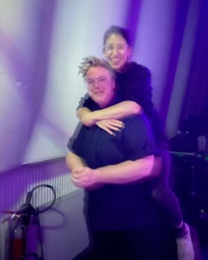 Hannah Gadsby Instagram - Something Special now streaming on @netflixisajoke …

I am very proud of this one. 

Huge thanks to everyone who helped make the live show an alive one…and to everyone to who helped kill the live show and pushed it into the stream.  What a great team. 
…An especially huge thanks to Jenno! You know who you are…and those who’ve seen the show also know who you are. 

#superheroesAREcapes