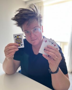 Hannah Gadsby Instagram - 28 clean, and one for his hat. No pegging. My life’s dream…niche, but important. Thanks everyone for all of your support, even though you didn’t know it was my life’s dream. 
#cribbage