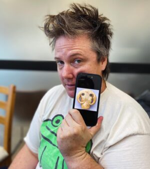 Hannah Gadsby Instagram - Big thanks to everyone who came out to see Banana Palace…especially y’all who came on one of the Face Ache nights…woof. You’re all pretty great. Sorry to have to miss tonight’s show…I really need to get this impacted wisdom tooth outta my face. You get it. 

G’day and thank you kindly also to all my very excellent support acts…
@zoecoombsmarr 
@geraldinehickey 
@bronwynkuss 
@_jennytian 
@thelouwall 
@jbarr_666 
@lizzyhoo 
@h_arbuthnott 

🦕🏆