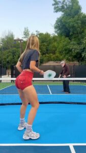 Actress Hannah Stocking HD Instagram Photos and Wallpapers August 2024