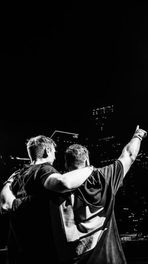 Hardwell Instagram - That was crazy! Thanks for inviting me on stage @hardwell to play our new collab together at @ultra Miami 🔥 A moment to never forget!