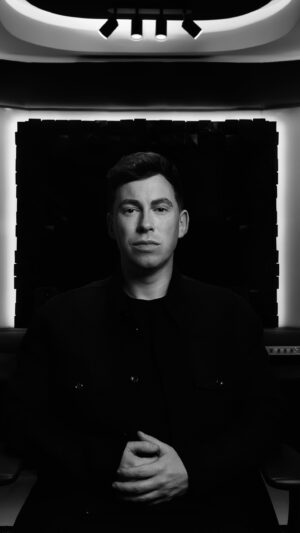 Hardwell Instagram - Super excited to share some very BIG NEWS! It’s been over a year in the making, but I can finally reveal one of the biggest projects I’ve had the pleasure of working on. My new collaboration with @apple is a unique producer pack with my go to sounds, presets, and so much more. Also, and best of all, the pack is available as a free download in GarageBand for iOS and Logic Pro for iPad. I hope it will inspire you and a whole new generation of creators to have fun with their music creativity!