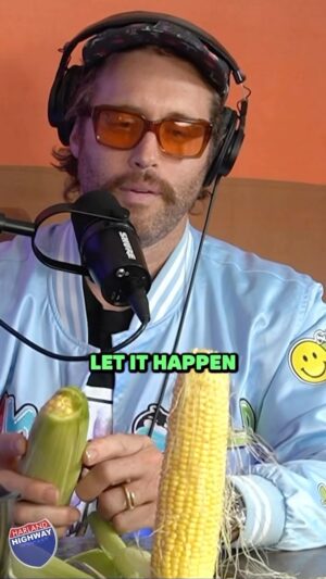 Harland Williams Instagram - Corny on the Harland Highway podcast on YouTube #corn #treat @orvillepopcorn @greengiant @teenagemillionaire @barrymanilowofficial @olivegarden