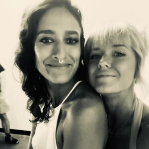 Harriet Dyer Instagram - That’s episode 8 in your inboxes. 🙊
The support for this season as it has come out has been nutso. 
Thank you to each and every cast and crew member who make the Colin world such a privilege to work in and such a joy to watch and to @binge @foxtel and @easytiger.tv for letting it be weird. 
And thank you to our audience. It’s nothing without an audience. 
ENJOOOOOOOOOY 
🥂
UK, US and all the other patient territories, when there’s a date we will tell you.🙏🏼