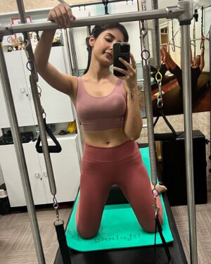 Harshita Gaur Instagram - Before trashing how about Instagram-ing! 

1 behind the bars ( workout full swing )

2. Those customary trial room selfies ( my mom loves to enter the trial rooms with me so she can sit 😅)
 
3. With my fav person @battatawada ♥️

4.  Vegan filter coffee ( it was very good all you dairy lovers #justfyi 😎 @subkocoffee )

5. Yes something s cookinnn 🤫

6. It was raining and I really wanted to dance so I 📞@kalepooja 🙃🫶🏻