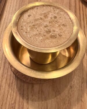 Harshita Gaur Instagram - Before trashing how about Instagram-ing! 

1 behind the bars ( workout full swing )

2. Those customary trial room selfies ( my mom loves to enter the trial rooms with me so she can sit 😅)
 
3. With my fav person @battatawada ♥️

4.  Vegan filter coffee ( it was very good all you dairy lovers #justfyi 😎 @subkocoffee )

5. Yes something s cookinnn 🤫

6. It was raining and I really wanted to dance so I 📞@kalepooja 🙃🫶🏻