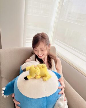 Haruka Fukuhara Instagram - .
カビゴンとピカチュウ💙💛
かわいぃ。
#PokémonSleep