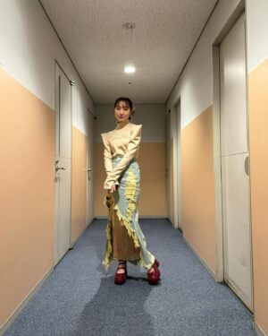 Haruka Kudo Instagram - .
明日20:00〜 テレビ東京「世界！ニッポン行きたい人応援団」に出演します。是非ご覧下さい！🌏🇯🇵✈️
　　　　　　　　　　　　　　　　　　　　　　　　　　　　　　

そのあとは、22:30〜 #キュウゴー同窓会 と題した、
インスタライブ📣（＾Ｏ＾）❕

そして、23:06〜 「95」最終回！🌺👊🏽🎇
もりもり盛り沢山です！宜しくお願いします。
@tx_drama95 
　　　　　　　　　　　　　　　　　　　　　　　　　　　　
　　　　　　　　　　　　　　　　　　　　　　　　　　　　　
　　　　　　　　　　　　　　　　　　　　　　　　　　　　　　
wear: @neith.tokyo
shoes: @charleskeith_jp #チャールズアンドキース
pierce : @hemca_official
rings: @happycakejewels @mimucreate_jewelry @maaa_jewelry @enn._official
all accessories: @rhodes_showroom