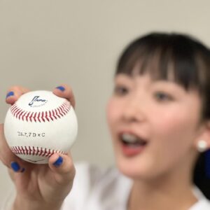 Haruko Nagaya Instagram - どらほー🐨💙🎋

高橋選手と梅津選手に投球練習をお手伝いしていただいたり
セレモニアルピッチではノーバンでピッチングできたり
母校、中京大中京高校出身の選手の皆さまと写真を撮ったり
バンテリンドームでのライブができちゃったり
願ったり叶ったりな１日でした

#ブルーサマーフェスティバル