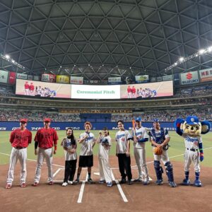 Haruko Nagaya Instagram - どらほー🐨💙🎋

高橋選手と梅津選手に投球練習をお手伝いしていただいたり
セレモニアルピッチではノーバンでピッチングできたり
母校、中京大中京高校出身の選手の皆さまと写真を撮ったり
バンテリンドームでのライブができちゃったり
願ったり叶ったりな１日でした

#ブルーサマーフェスティバル