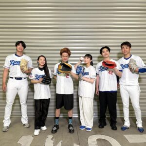 Haruko Nagaya Instagram - どらほー🐨💙🎋

高橋選手と梅津選手に投球練習をお手伝いしていただいたり
セレモニアルピッチではノーバンでピッチングできたり
母校、中京大中京高校出身の選手の皆さまと写真を撮ったり
バンテリンドームでのライブができちゃったり
願ったり叶ったりな１日でした

#ブルーサマーフェスティバル