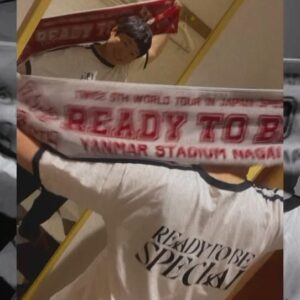 Haruna Kondo Instagram - ※
TWICEさんの5TH WORLD TOUR 
READY TO BE SPECIALに行かせていただきました！！
むっちゃくちゃ楽しかった☻☻☻
すきなひとたちからしあわせたっくさんいただいた！！
一生、夢を持って、叶え続けるぞ！！てエネルギーもらったから、まずは健康第一を心がけます笑

#グッズかわいいんだけど
#白Tをわたしが着たらどうしても体操服に見える
#田舎の中学生
#それに黄色い帽子を被ってっちゃったもんだから
#校外学習
#グッズかわいいのに申し訳ない
#もう色落ちしないだろうと思っていたジーパンと洗ったら
#むちゃ色落ちした泣いた
#でも日産で見た綺麗な空みたいな仕上がりでまた泣いた
#日産スタジアム公演おめでとうございます
#だいすきです
#MISAMOさんのミニアルバムも楽しみすぎる☻