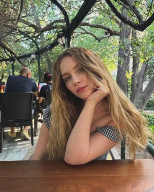 Hayal Köseoğlu Instagram - safe space 🌿