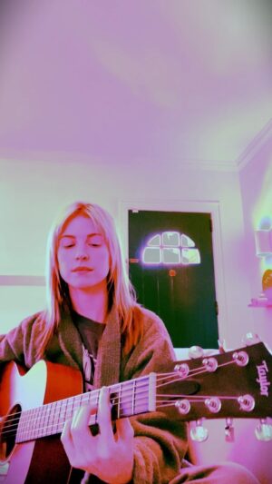 Hayley Williams Instagram - this was weeks ago... April 11th, to be exact. have a few saved up. guess i’ve been holding out on yall. the only constant for me (besides limp ass, unwashed, unfixed hair) in the age of covid, is a guitar and free reign to mess up all my favorite songs. here’s “Drew Barrymore” by queen @sza. please ignore my face.
