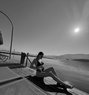 Hazal Benli Instagram - 🖤