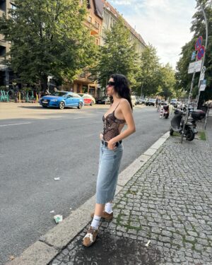 Hazar Ergüçlü Instagram - 🦚