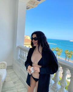 Actress Hazar Ergüçlü HD Instagram Photos and Wallpapers July 2024