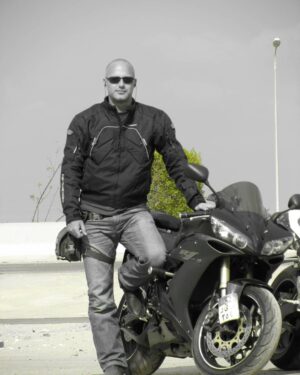 Hazem Samir Instagram - #bestfriends #yamahar1 #roadtrip