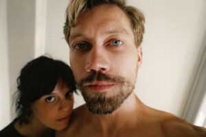 Helena Caldeira Instagram - 2 years celebrating this crazy guy existence. 
🤍
Happy birthday my love @_aleksandrkuznetsov