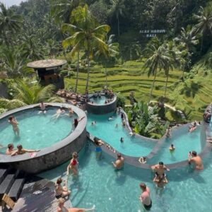 Helena Costa Instagram - Que sítio incrível! #cretya #ubud