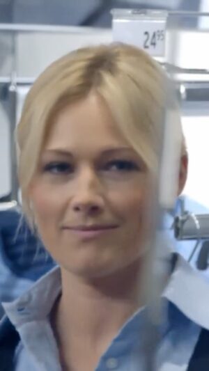 Helene Fischer Instagram - Für die nächsten 40 Tage haben wir uns etwas Besonderes ausgedacht: Anlässlich Helenes 40. Geburtstags teilen wir jeden Tag einen der unterhaltsamsten Momente aus ihrer beeindruckenden Karriere.

Tag 6/40: Helene undercover in der Tchibo Filiale in Hamburg! Hättet ihr sie erkannt?😂😍

Euer Team Helene