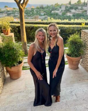 Hélène de Fougerolles Instagram - @isalouregen @le.tigrr 
Dîner parfait!😉☀️🙏🏻