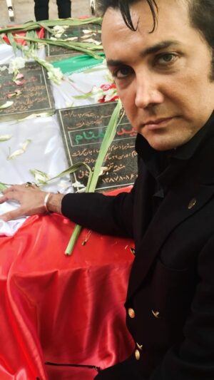 Hesam Navabsafavi Instagram - سلام : سفر به مشهد و ادای احترام به شهدای گمنام مدافع و بازدید از دانشکده حقوق.سید حسام نواب صفوی#شهدای_گمنام#شهر_مشهد_مقدس #دانشکده_حقوق #حسام_نواب_صفوی