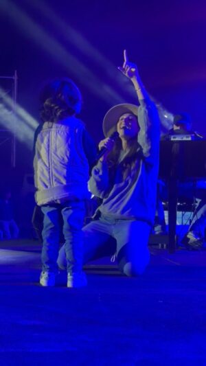 Hiba Tawaji Instagram - Soundcheck with my little man before tonight’s concert @plateaumusicfestival ❤️

#mamaatwork 
#hibatawaji #هبه_طوجي
