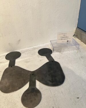 Hideaki Murata Instagram - 西森の個展に行ってきました

アイアンアート最高でした
説明書きもおもろい！
明日までやってるみたいです。
絶対行った方がいい🙋🏻‍♂️

#頭が汚れない土下座シート
#灰皿付きカイザーナックル
#モンスターエンジン西森
#西森鉄工所
#鉄