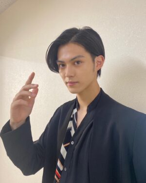 Hideyoshi Kan Instagram - #14🦊
Thank you
.
英寿が脱落……
今後のDGPはどうなっていくのだ。
来週の第15話もお楽しみに！
.
そして「新世界メタバースTV!」の生放送をご覧になって下さった皆さん有り難う御座いました！
とても緊張しましたが楽しかったです！
以上かんきちからでした〜笑
.
#仮面ライダーギーツ