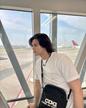 Hideyoshi Kan Instagram - 💪🏻🔥🎧✈️