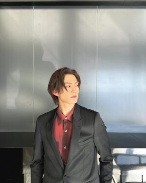 Hideyoshi Kan Instagram - 新年明けまして大ヒット御礼舞台挨拶
有り難う御座いました！

皆んなと久しぶりに会えてほっとしました。

そして皆さんからも沢山のエネルギーを貰いました。

今日も素敵な衣装を見に纏わせて頂き有り難う御座いました！