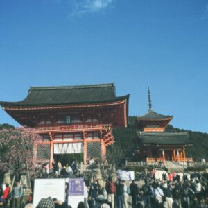 Hideyoshi Kan Instagram - 人生2回目の清水寺に行ってきました🇯🇵⛩️
幼少期の頃とは見え方が全く変わってて、
僕もちょっとは大人になったのかなと思いました笑

また色んな京都のお寺巡りしたいなと思いました。

#簡秀吉 
#楽しんでる秀吉