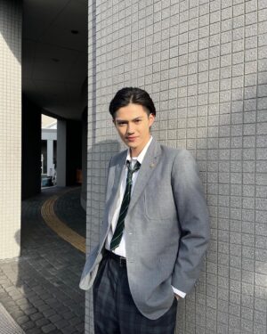 Hideyoshi Kan Instagram - #24🦊
Thank you
.
高校時代の浮世英寿はどうでしたか？
高校生の時から強い……。。。
サポーター全員変身も痺れましたね。
.
来週の25話もお楽しみに！
.
#仮面ライダーギーツ