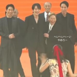 Hikari Mitsushima Instagram - @last_mile_movie ✨🧡

オレンジカーペットを歩く
シェアードユニバースプレミア試写会 
ドラマ「アンナチュラル」「MIU404」の錚々たる皆さんと
華やかで、とてもあたたかい１日を過ごしました

岡田くんの撮ってくれた
映画「ラストマイル」の皆さんとの写真