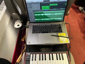 Hikaru Utada Instagram - ユーロスターの中ではさらに軽装🤓

Bare minimum fun on the Eurostar