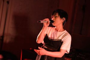 Hikaru Utada Instagram - “CARTIER TRINITY FOR CHITOSE ABE OF sacai シークレットライブ”にちょっとだけお邪魔しました。ずっとライブを待ってくれてるファンのみんな、また神出鬼没な現れ方でごめん！Floating Pointsも来れることになって、私も他の仕事もかねて日本に帰ってこれたから彼のセットの最後に飛び入りして「Somewhere Near Marseilles ―マルセイユ辺りー」をやったの。今まで感じたことない不思議な雰囲気だった笑　
南青山のWall&Wall音よかったな〜また小さいライブハウスでライブしたいな…

I did a little surprise appearance at the "CARTIER TRINITY FOR CHITOSE ABE OF sacai Secret Live" event in Tokyo’s Wall&Wall, joining @floatingpoints at the end of his set to do “Somewhere Near Marseilles”. 
Just wanna say sorry to my fans who’ve been waiting for a chance to see me live, for my turning up again so randomly unannounced… It’s been so hard to plan anything big but I’m working on it!! 
Wall&Wall sounded amazing, I’d love to do a proper show in a small cozy venue again…