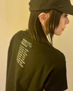 Hikaru Utada Instagram - ツアーTとか着てみた👽

Tried on my tour merch🪐

https://store.hikaruutada-tour-official.com/