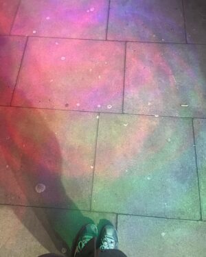 Hikaru Utada Instagram - ロンドンの歩道にオリオン大星雲落ちてた　The Orion Nebula was visible last night in Hammersmith