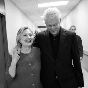 Hillary Clinton Instagram - Happy birthday, dear Bill 💜

Photo: @barbarakinney